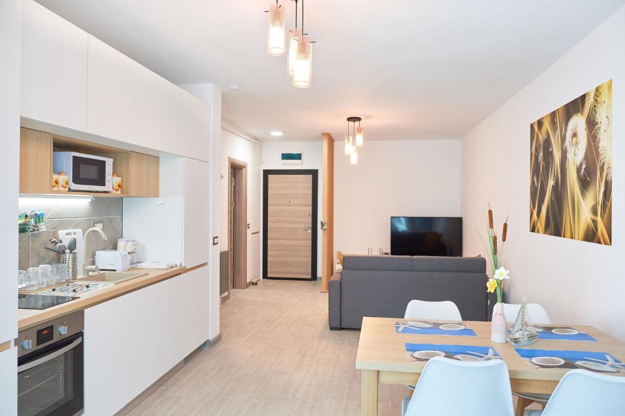 Opal Luxury Apartment 92 Spa N Pool Beach Resort Năvodari 외부 사진