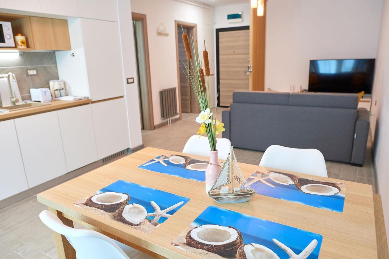 Opal Luxury Apartment 92 Spa N Pool Beach Resort Năvodari 외부 사진