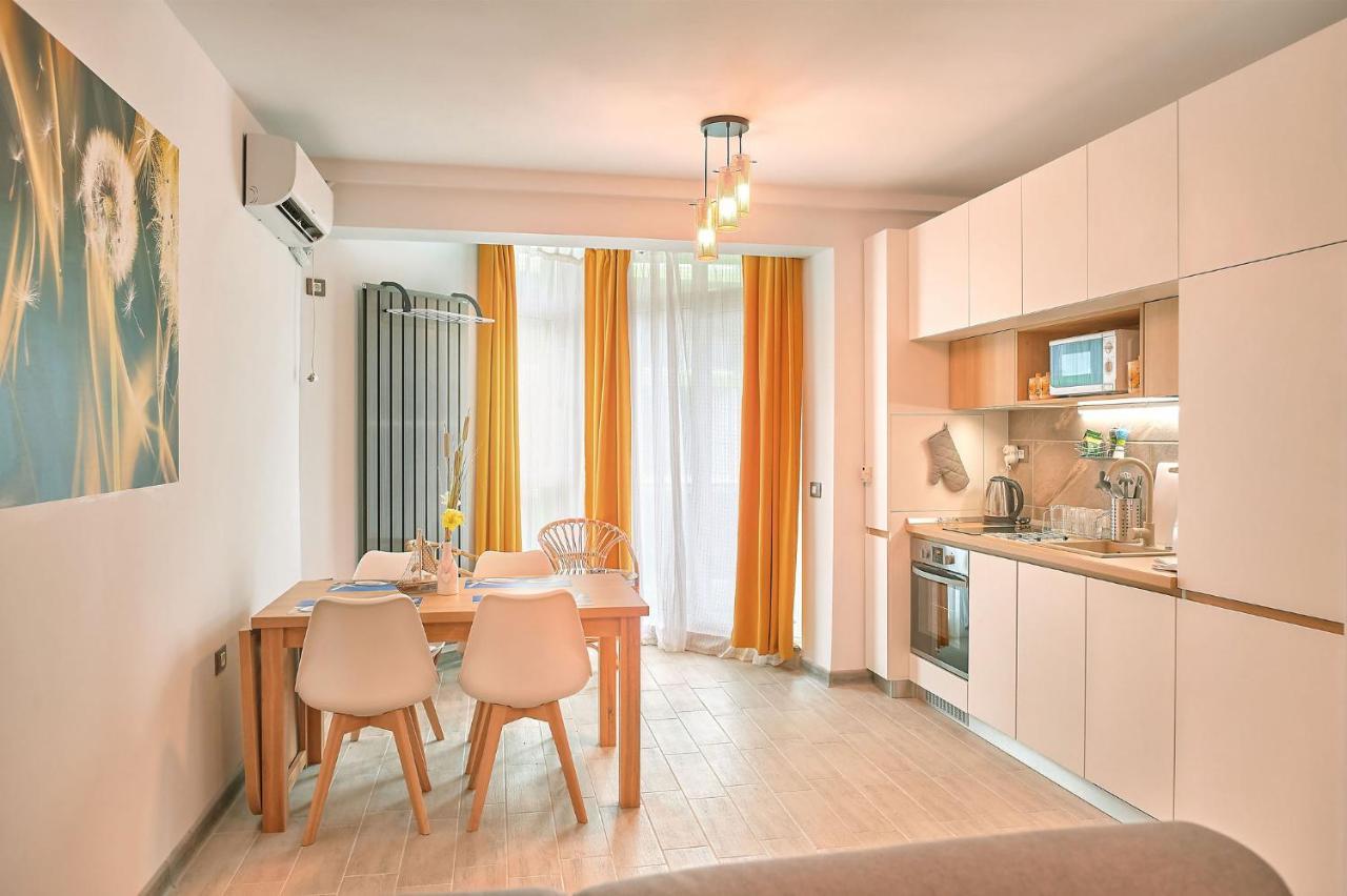 Opal Luxury Apartment 92 Spa N Pool Beach Resort Năvodari 외부 사진