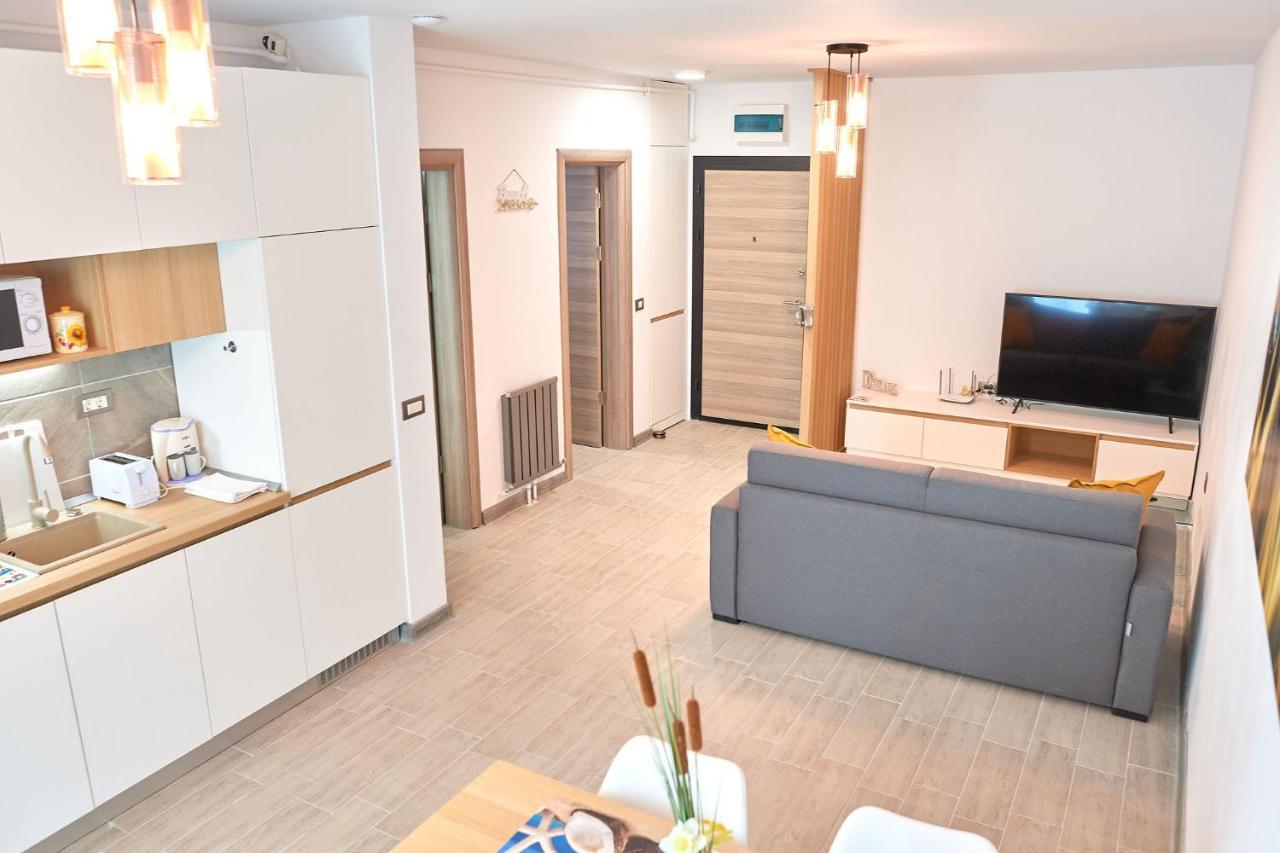 Opal Luxury Apartment 92 Spa N Pool Beach Resort Năvodari 외부 사진