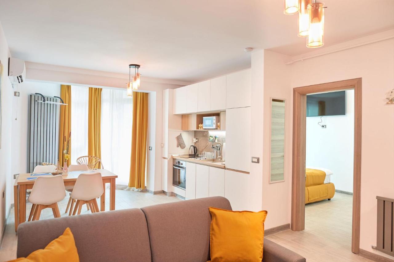 Opal Luxury Apartment 92 Spa N Pool Beach Resort Năvodari 외부 사진
